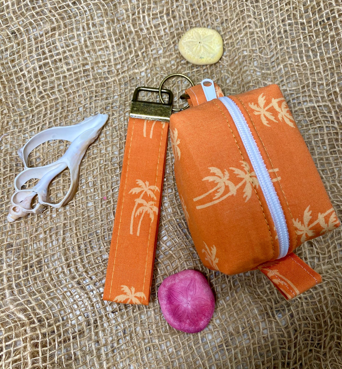Island Life Wrist Strap Keychain-Gold Palms