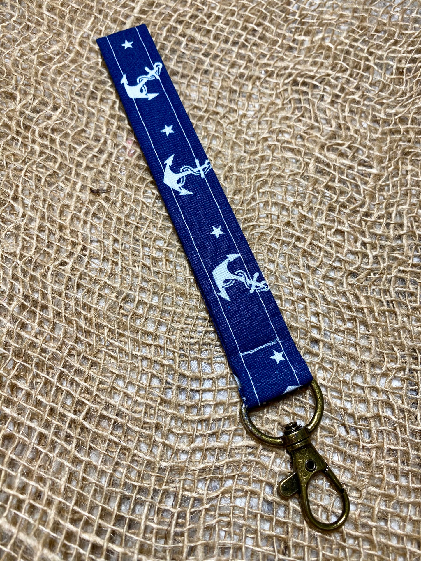 Island Life Wristlet Keychain with Lobster Clasp-White Anchors