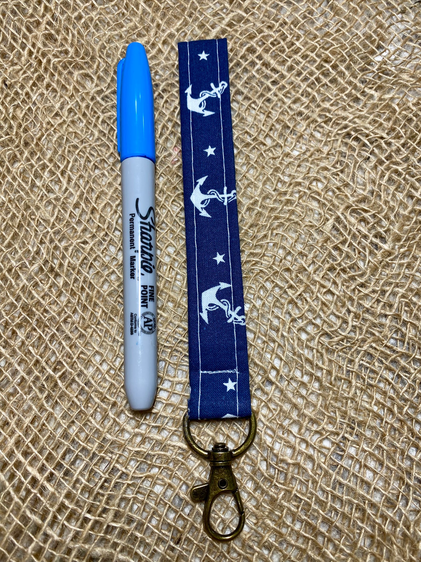 Island Life Wristlet Keychain with Lobster Clasp-White Anchors