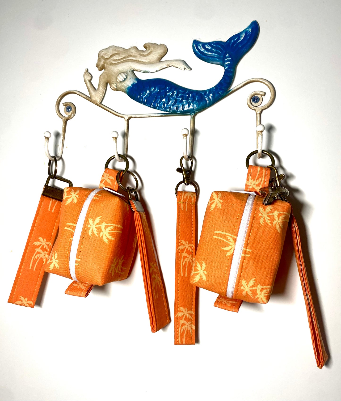 Island Life Wristlet Keychain with Lobster Clasp-Gold Palms